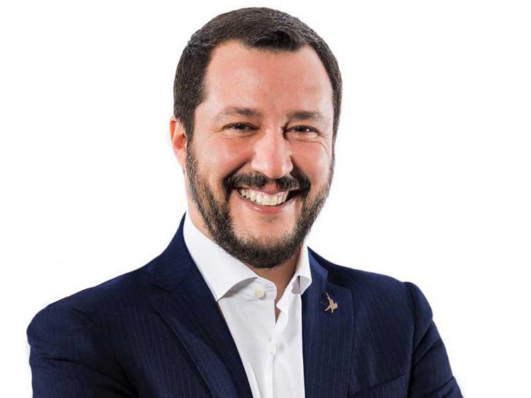 Salvini contro le auto elettriche