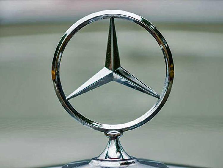 Mercedes-Benz e Volkswagen: un trimestre nero, crollano gli utili