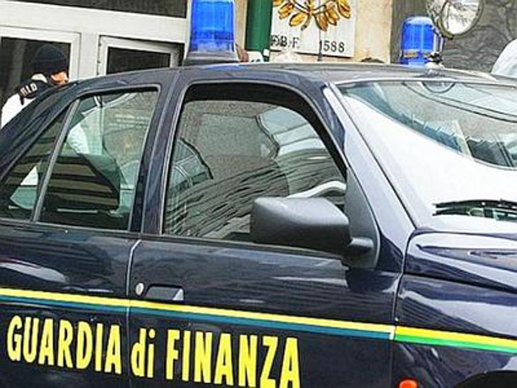 Palermo, la Gdf sequestra una bisca clandestina: sequestri e undici denunciati