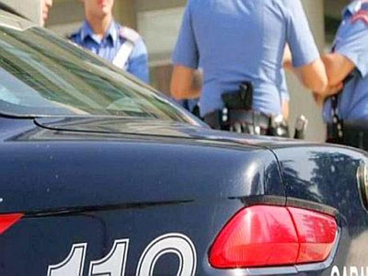 Verona, abbandona la figlia per rubare un motorino: arrestato