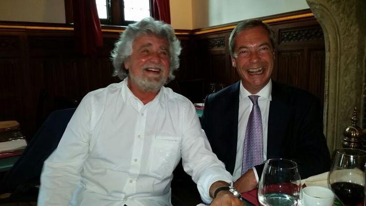Beppe Grillo con Nigel Farage