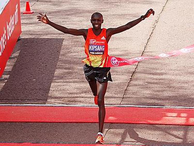 Maratona di Londra, l'Africa vince tutto Kipsang trionfa con record