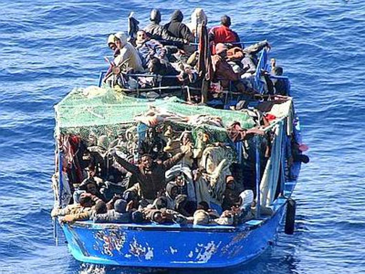 Immigrati, imbarcazioni con a bordo 550 persone individuate al largo di Lampedusa