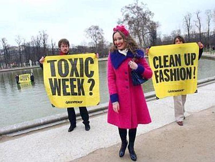 Greenpeace rileva sostanze chimiche pericolose nei vestiti di celebri griffe