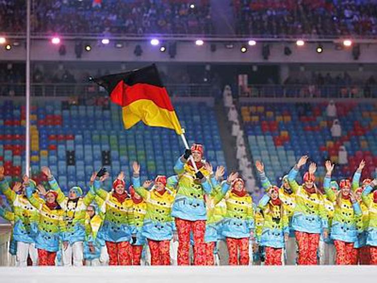 Sochi, al via le Olimpiadi invernali I tedeschi con la divisa arcobaleno