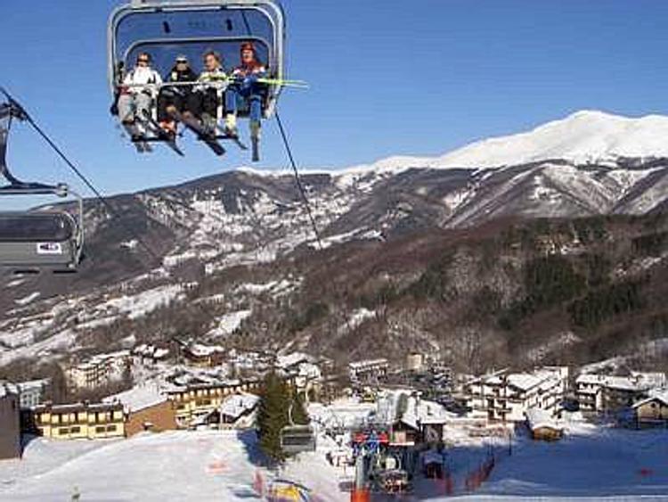 Da segnaletica ad attrezzatura, consigli Uni per sciare in sicurezza