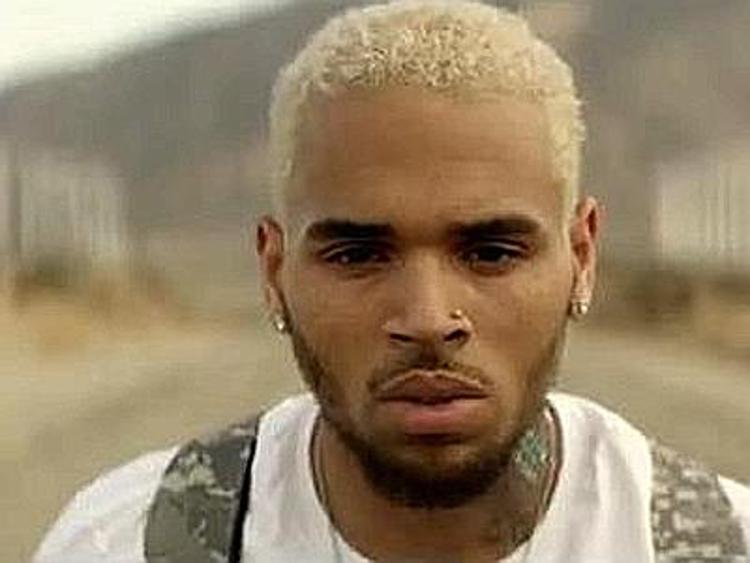 Altri quattro mesi di carcere per Chris Brown, ha violato  libertà vigilata