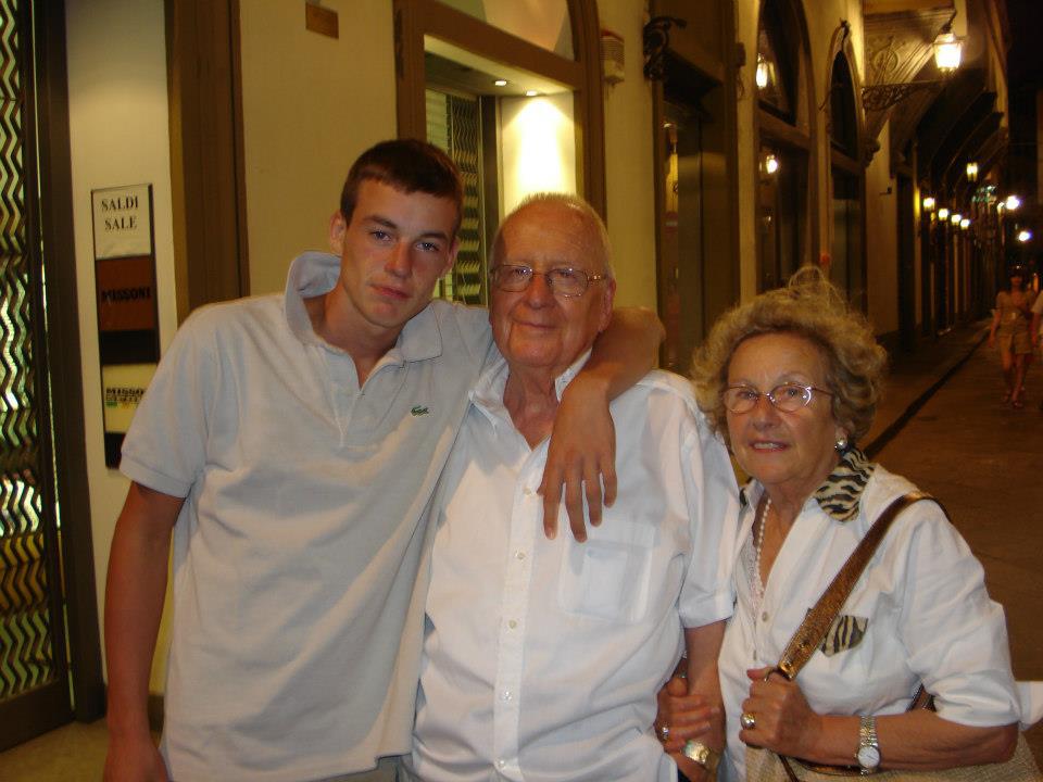 Lorenzo Manavella con i nonni
