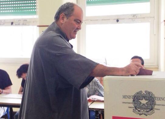 Goffredo Bettini, della direzione nazionale del Pd e candidato alla circoscrizione centro per le elezioni europee, ha votato nel seggio romano di via Boccioni