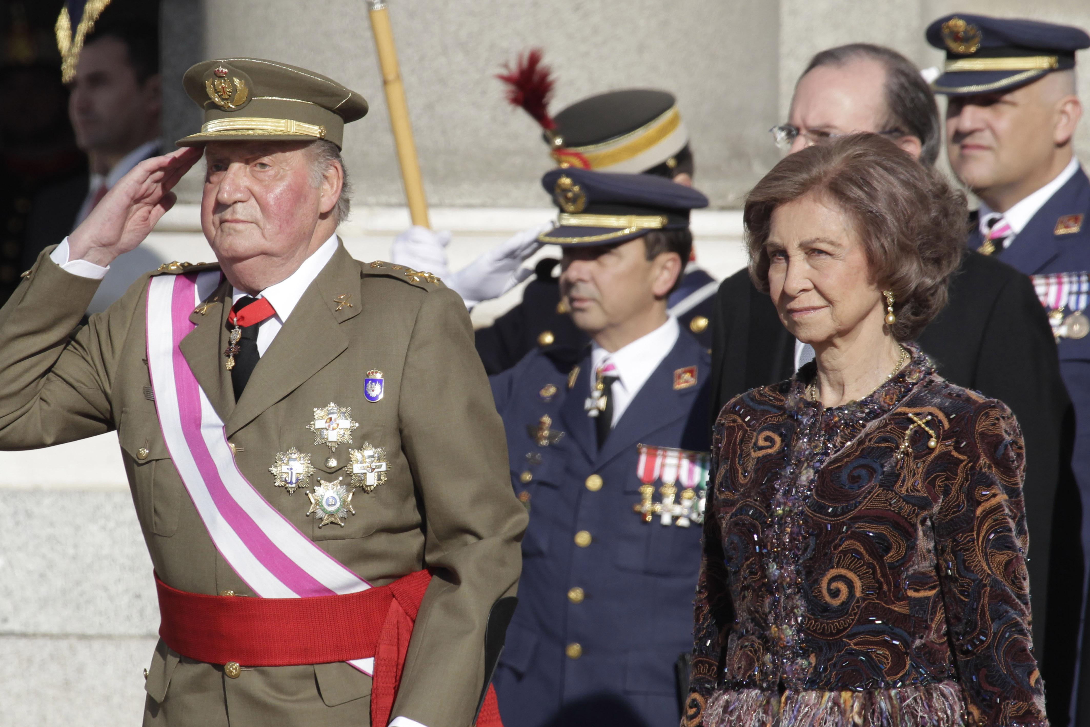 Il re Juan Carlos e la regina Sofia alla parata militare, 6 gennaio 2013  (Infophoto)