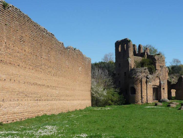 Roma: Marino, navetta da Colosseo per il Mausoleo di Romolo