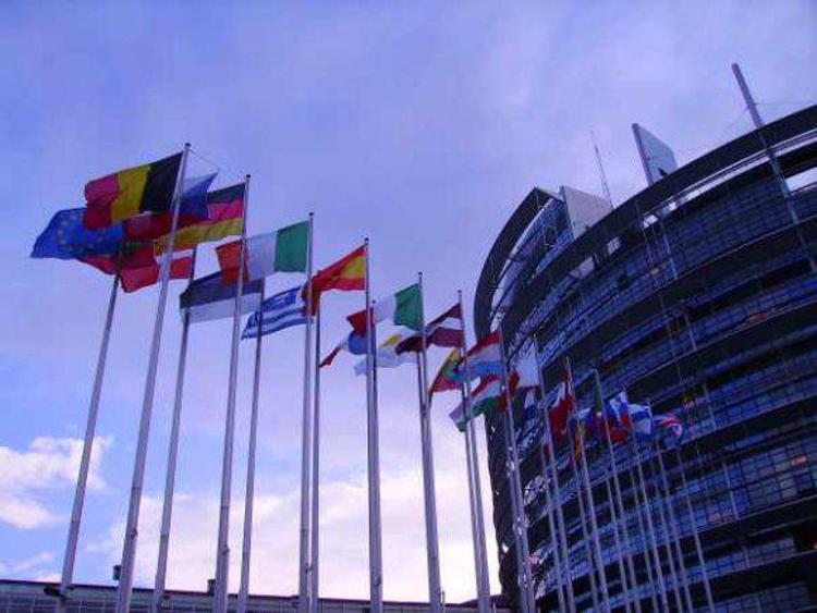 Ue: Parlamento europeo, 500 mln euro in più per lotta a disoccupazione giovanile