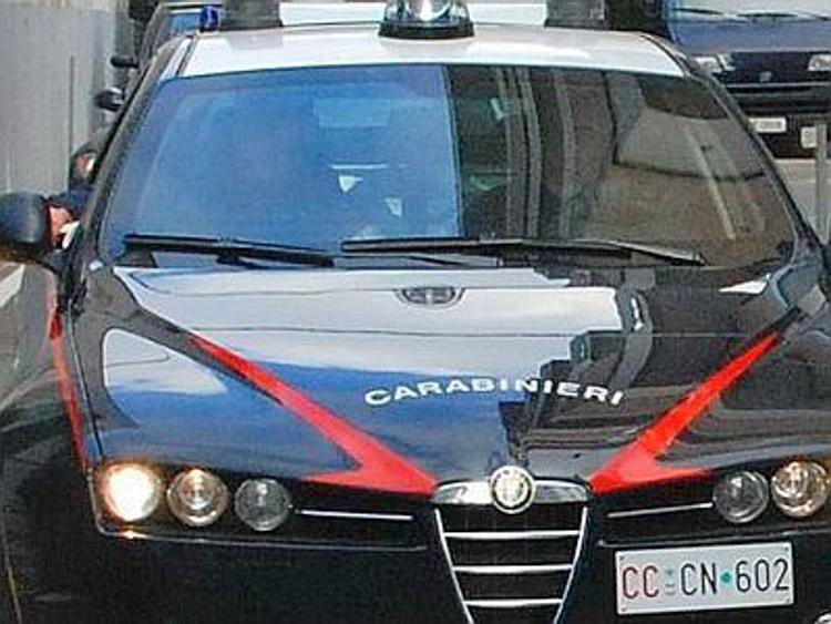 Napoli, rapina finisce in tragedia: parte un colpo al carabiniere, muore malvivente