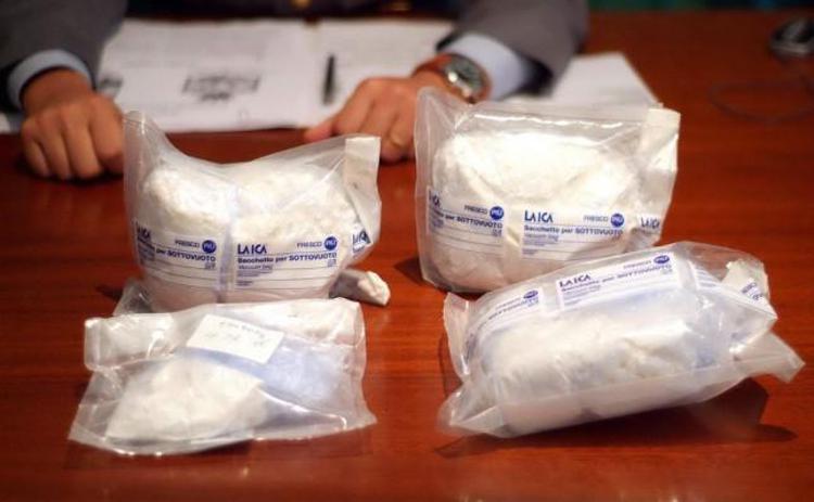 Droga: cocaina nascosta in cibo, 19 arresti per traffico internazionale