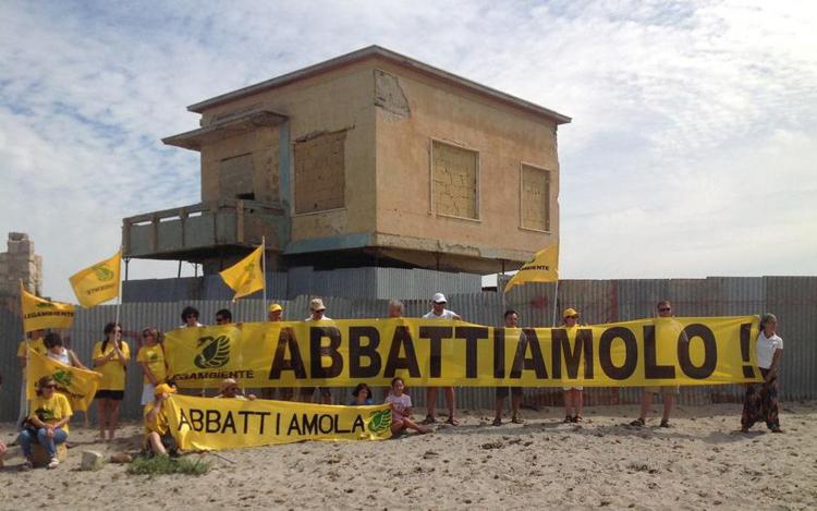 Trapani: Tar da' ragione a sindaco Petrosino, da abbattere ecomostro su spiaggia