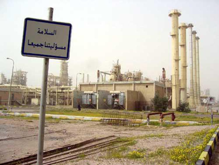 Iraq: venduti 918 barili petrolio nel 2014, export record a dicembre
