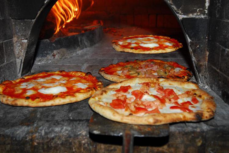 Biella: l'ente no profit era una pizzeria, Gdf scopre evasione da 220mila euro