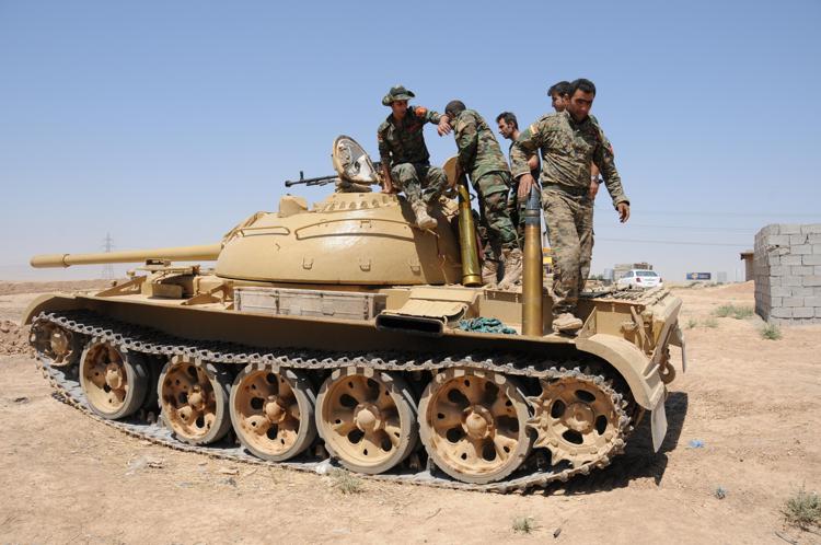 Iraq, visita lampo di Renzi a Baghdad e Erbil. L'esercito lancia l'offensiva per riprendere Tikrit