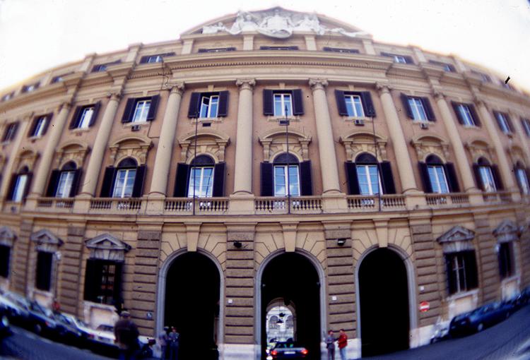 Roma: esterno del Ministero del Tesoro