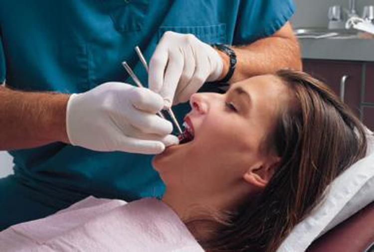 Salute: a ottobre visite gratis dal dentista e prestazioni a tariffe 'basse'