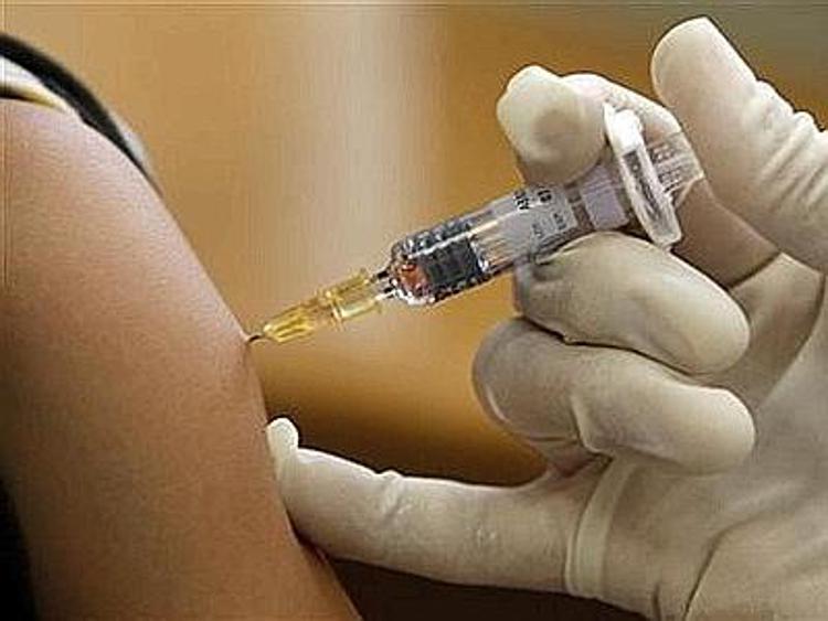 Ebola: al via test su uomo vaccino sperimentale 'made in Italy'