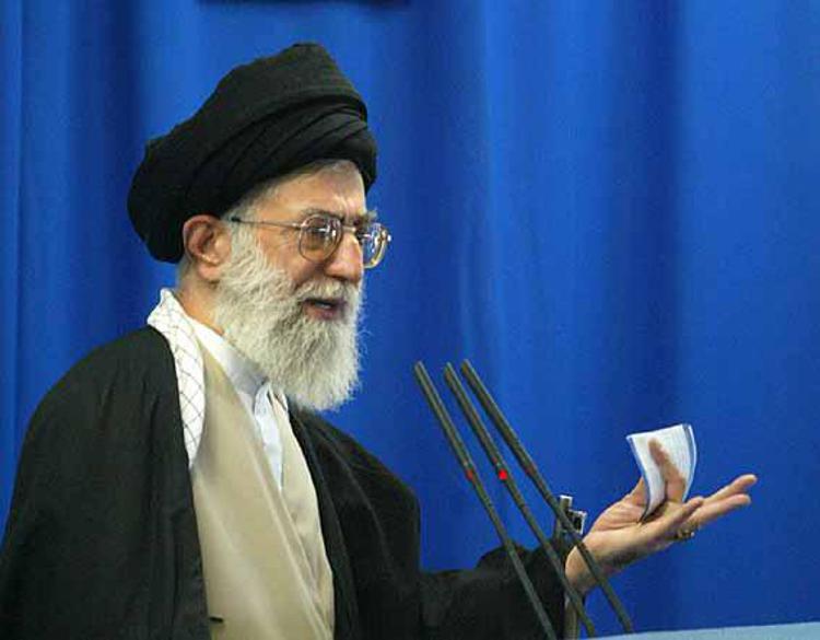 Iran: Khamenei rifiuta appello Usa a collaborare contro Is