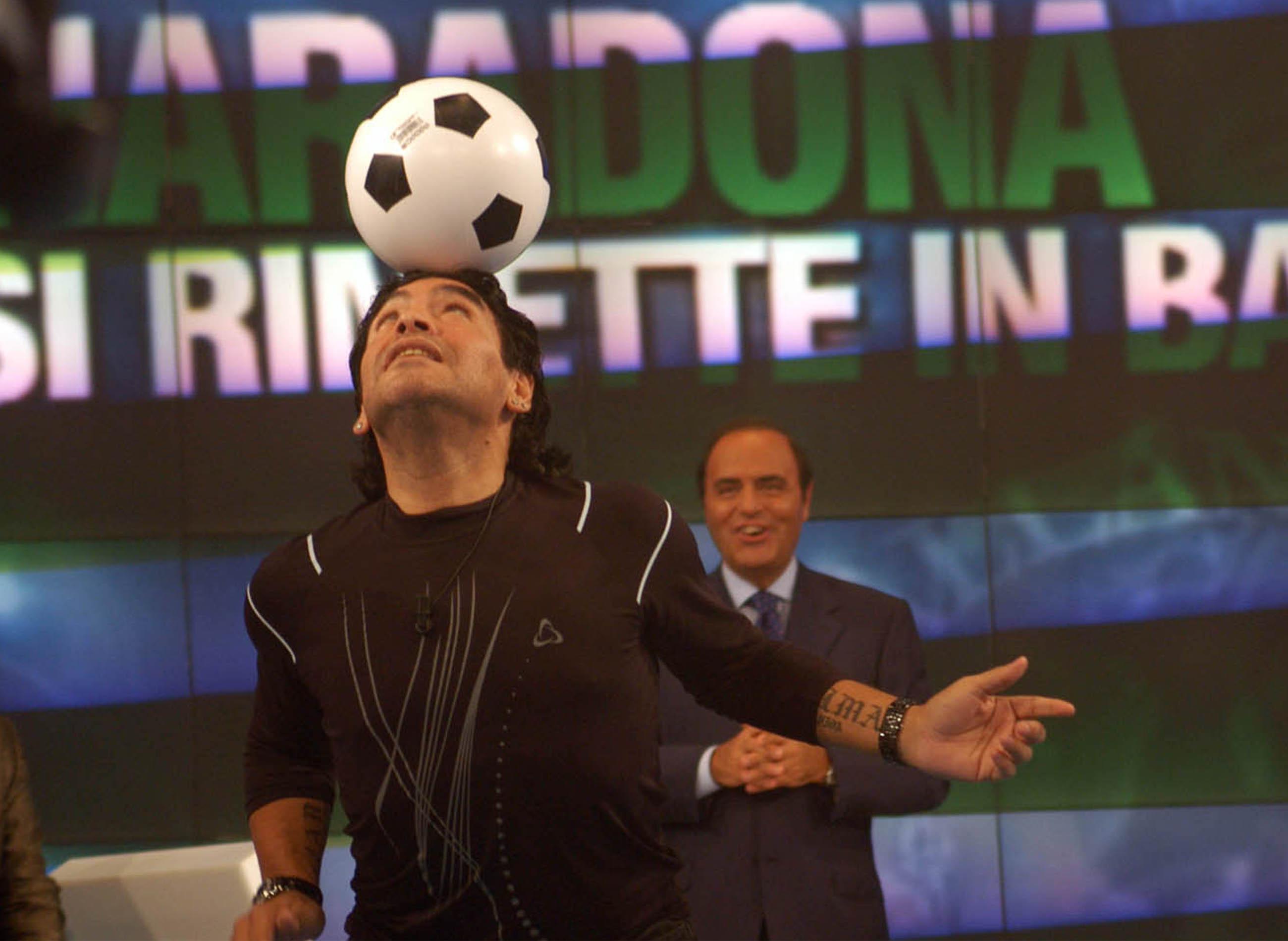 Maradona a 'Porta a porta' in una delle passate edizioni (Adnkronos)