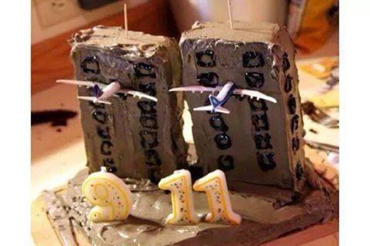 Terrorismo: su Twitter Is posta foto di torta con attentati 11/9