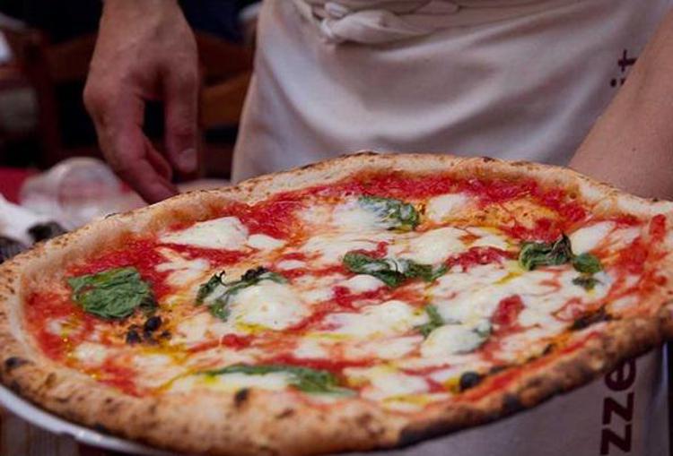 Alimenti: e' napoletano campione mondiale dei pizzaiuoli, premiato al Pizza Village