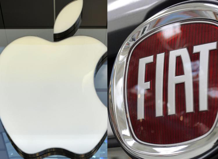 I loghi di Apple e Fiat (Infophoto)