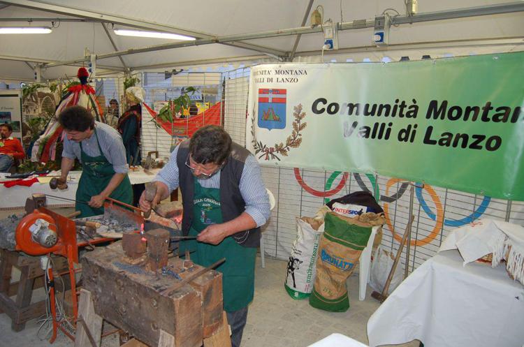 Crisi: Istat, 500mila occupati in meno in 2008-2012, più colpiti artigiani