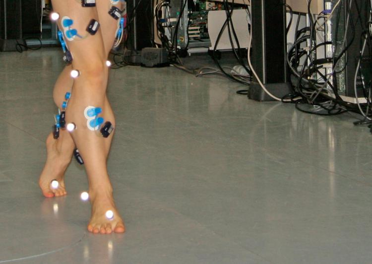 Ricerca: robot miniaturizzato aiuterà bimbi di 2 anni a camminare