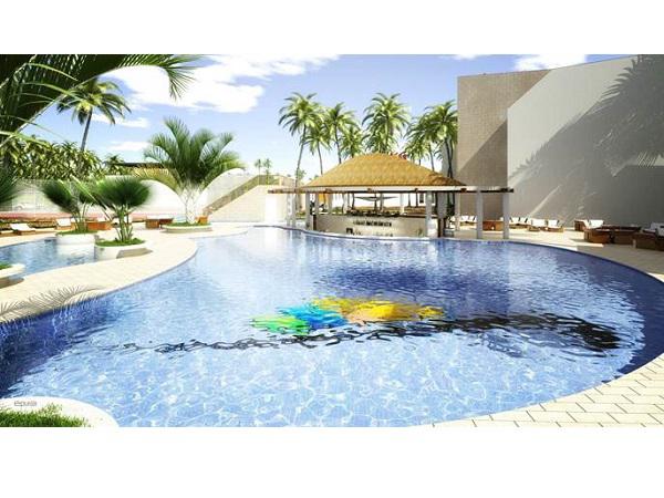 La piscina e il bar del complesso 'Iberostal Magia Maceiò Hotel e Suites'