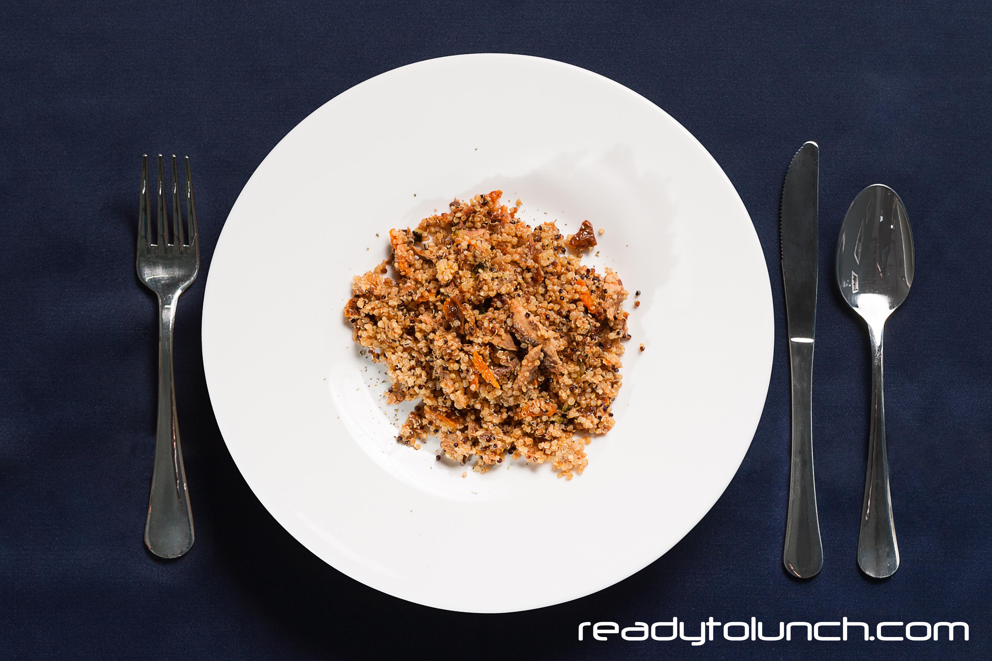 Insalata di quinoa con sgombro e verdure (Credits Argotec - readytolunch.com)