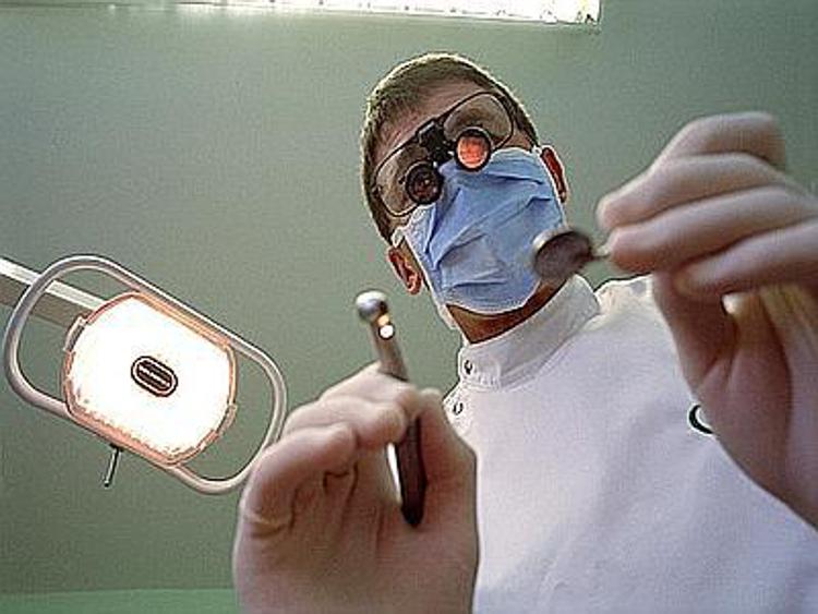 Farmaci anti-epatite e minichirurgia bocca protagonisti su Doctor's Life