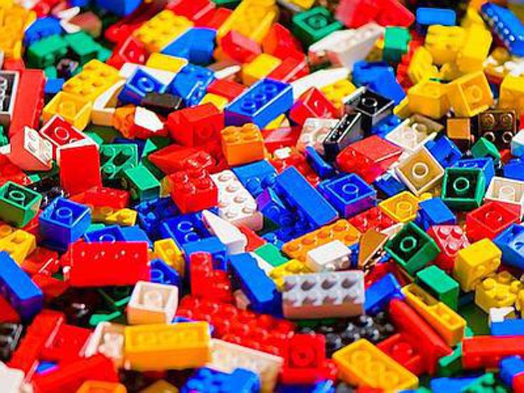Più Lego e meno bambole per le bambine, la scienziata: 