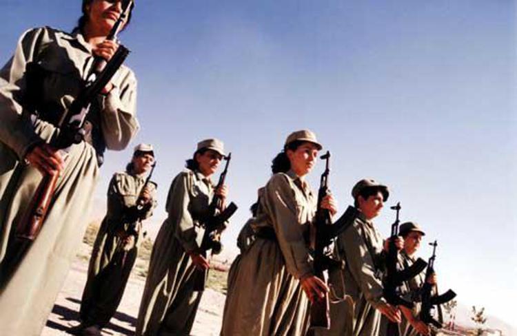Siria: donne peshmerga pronte a combattere contro Is a Kobane