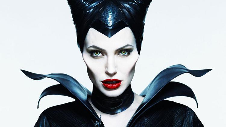 Angelina Jolie nella locandina del film 'Maleficent'