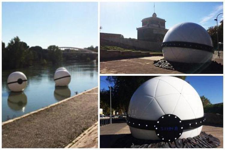 Alieni o spot? A Roma, Milano e Napoli il mistero delle sfere giganti