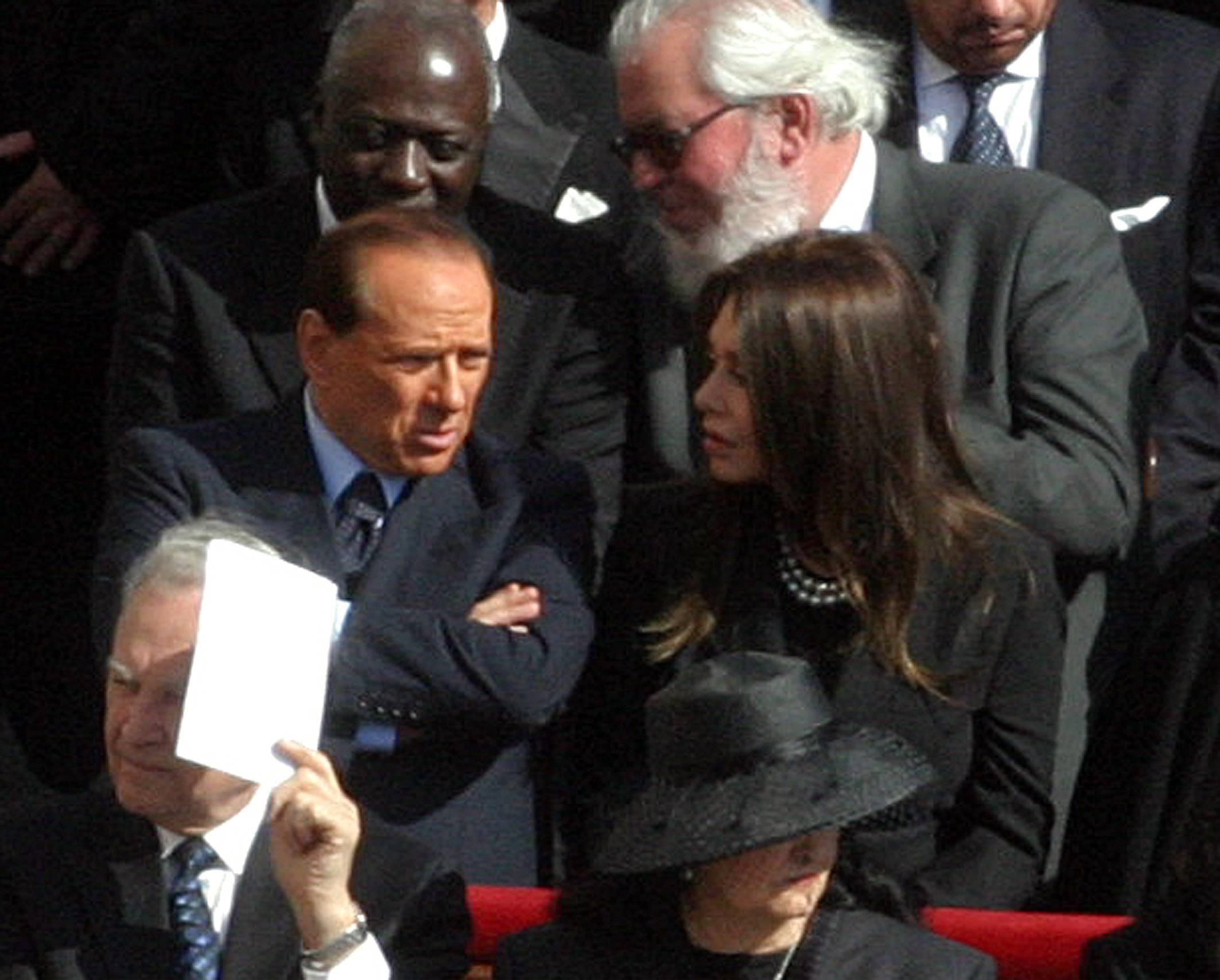 Silvio Berlusconi  e Veronica Lario nel 2005 (Foto Infophoto)