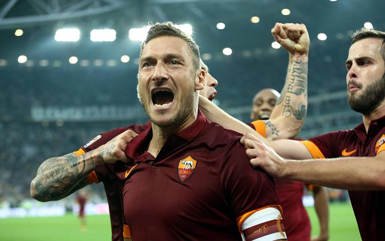 L'esultanza di Francesco Totti dopo il gol alla Juventus - INFOPHOTO