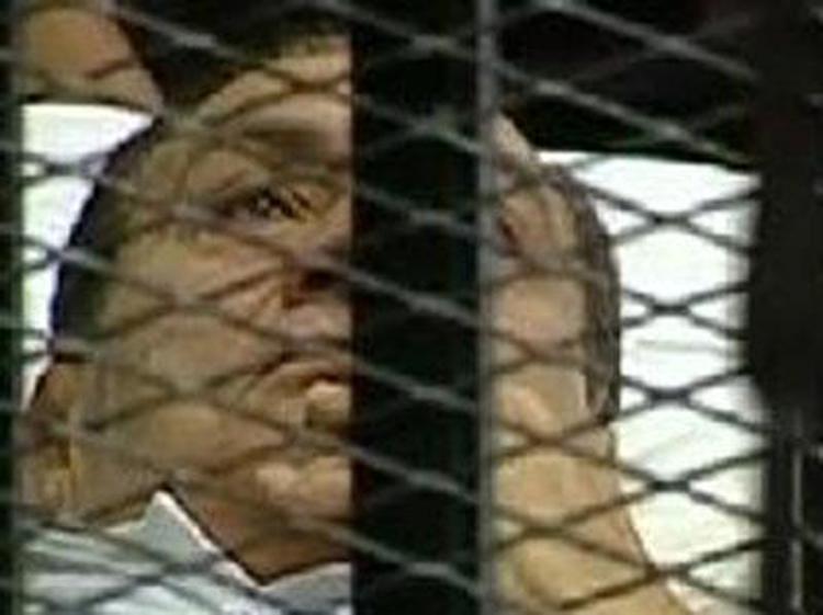 Egitto: Cassazione, da rifare processo Mubarak per appropriazione indebita