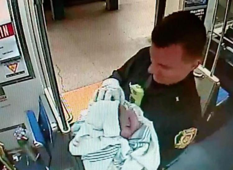 Usa: poliziotti fanno nascere bimbo sulla metro di Philadelphia