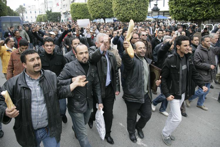 Tunisia: jihadisti Is rivendicano uccisione Belaid e Brahmi, minacce a Tunisi