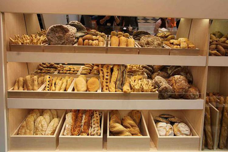 Bari: vendeva falso pane Dop, scoperta frode in commercio