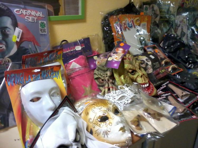 Viterbo: 'carnevale sicuro', Gdf sequestra 1.700 maschere