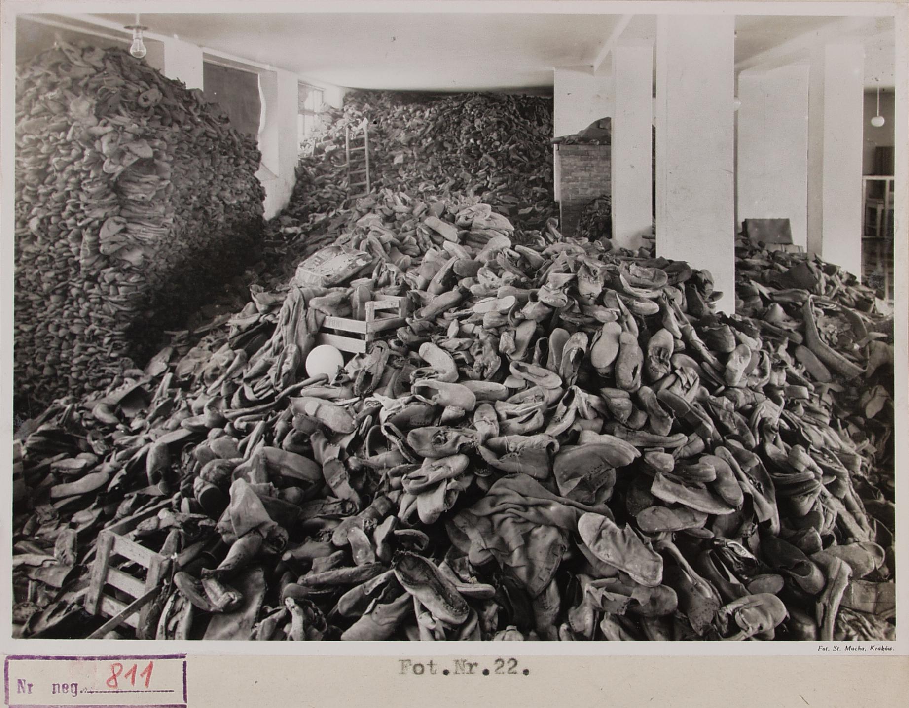 Scarpe appartenute a ebrei deportati a Birkenau