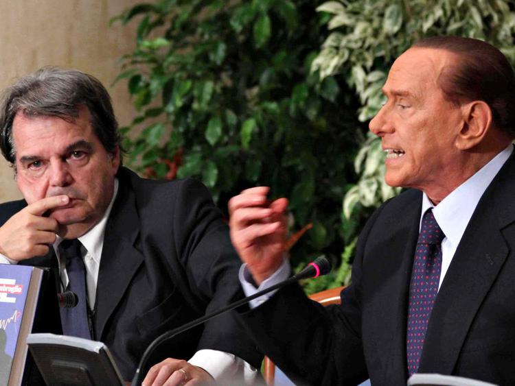 Quirinale: Fi tra rabbia e disappunto, 'fregati da doppio gioco Renzi'