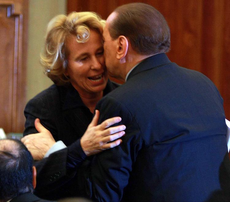  Silvio Berlusconi con Stefania Craxi (foto Infophoto) - INFOPHOTO