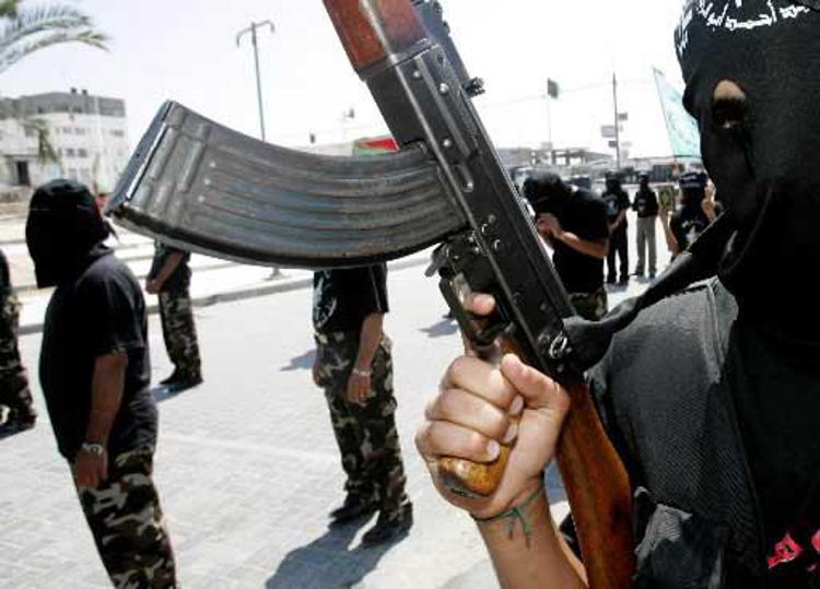 Iraq: civili vestiti da militanti, Is impone codice abbigliamento a Hawija